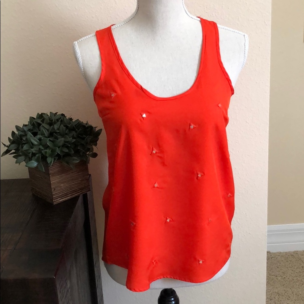 XS Attention Orange Tank! ☀️